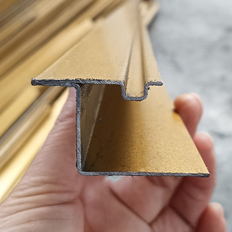 全自動(dòng)高速輕鋼成型機(jī)