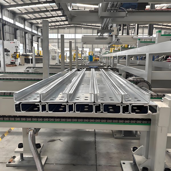 上海伺華全自動打包機(jī)生產(chǎn)線：捆貼碼一體，智造包裝新創(chuàng)新