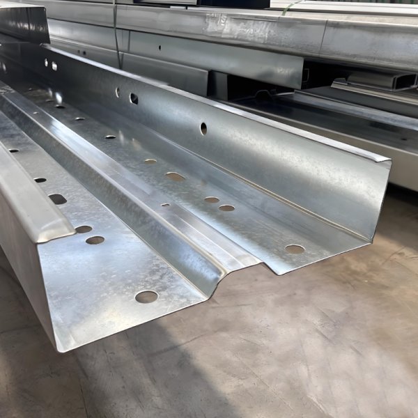 上海伺華全自動打包機(jī)生產(chǎn)線：捆貼碼一體，智造包裝新創(chuàng)新