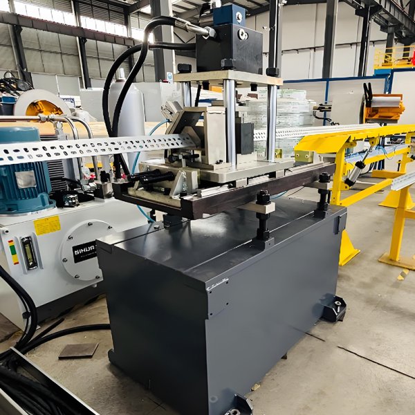 上海伺華 L 型邊框冷彎成型設備：以專業(yè)技術鑄就型材加工前列