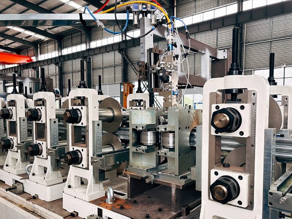 上海伺華汽車(chē)行業(yè) B 字梁生產(chǎn)線(xiàn)：重塑汽車(chē)制造高效創(chuàng)新