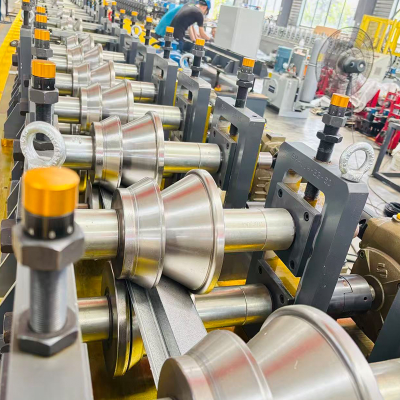 泰山卡式主骨成型設(shè)備