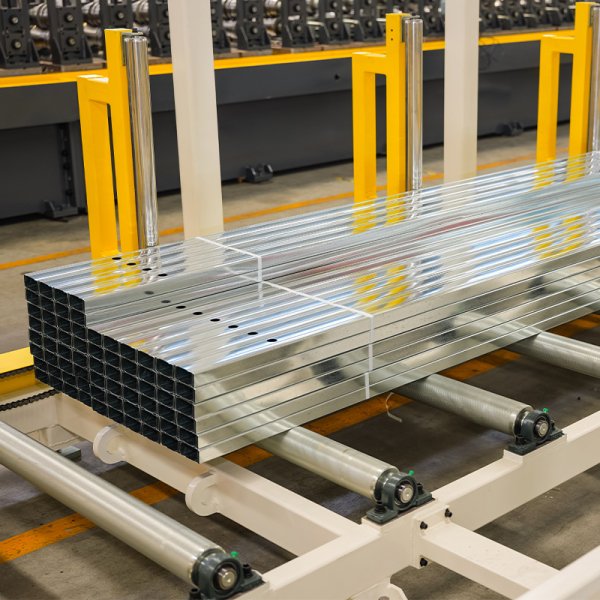 全自動(dòng)輕鋼龍骨打包機(jī)生產(chǎn)線