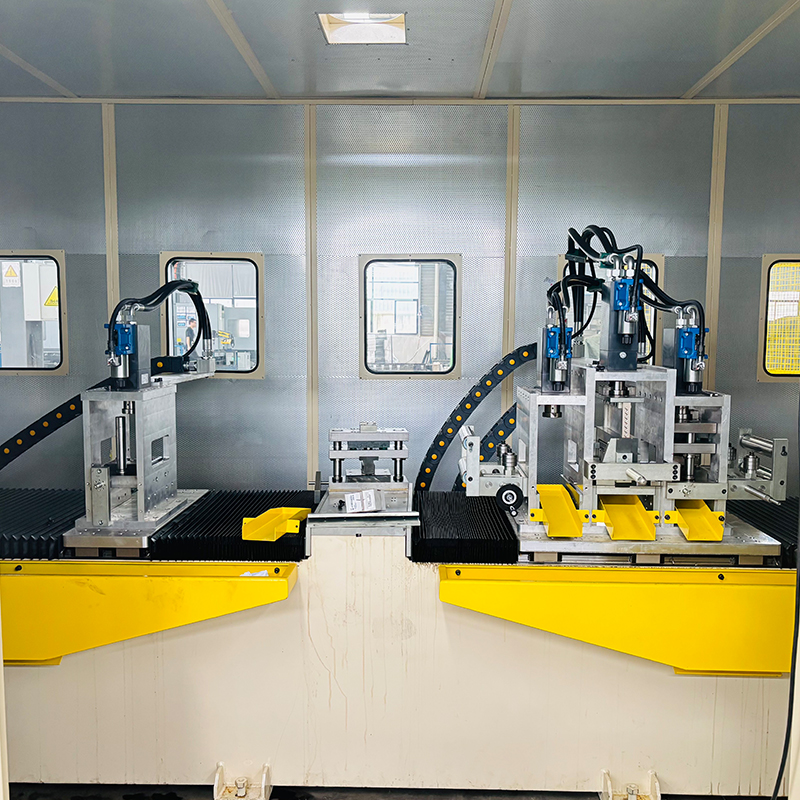 多組更換模具-全自動輕鋼龍骨設(shè)備生產(chǎn)線