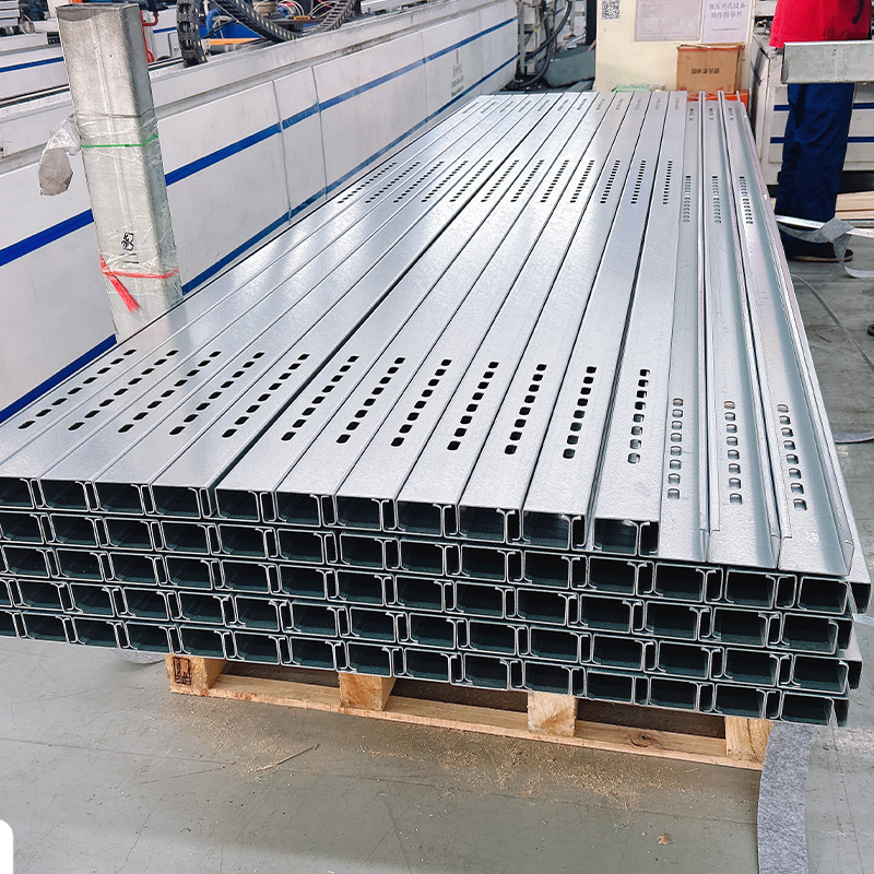 9 軸伺服賦能！上海伺華太陽能支架冷彎成型設(shè)備生產(chǎn)線，換型快精度高