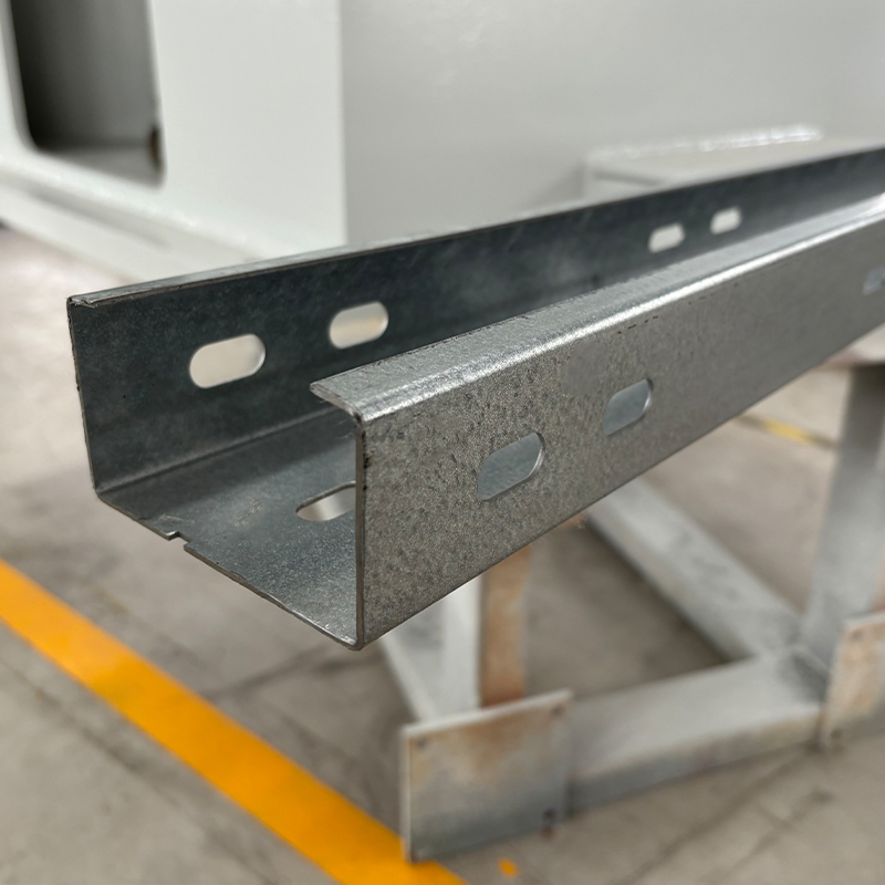 9 軸伺服賦能！上海伺華太陽能支架冷彎成型設(shè)備生產(chǎn)線，換型快精度高