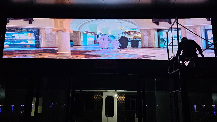 上海創(chuàng)意造型LED顯示屏展廳,LED顯示屏