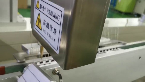 蘇州辛普洛8812熱熔膠機 智能熱熔膠設備