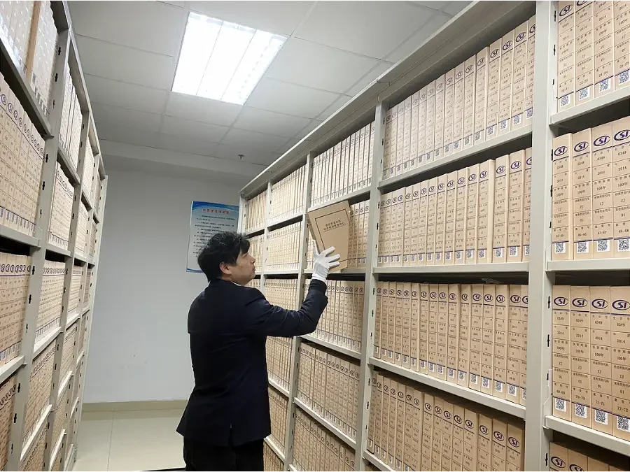 南方潮濕的地方、檔案室恒溫恒濕機(jī)如何選擇空調(diào)設(shè)備機(jī)組？