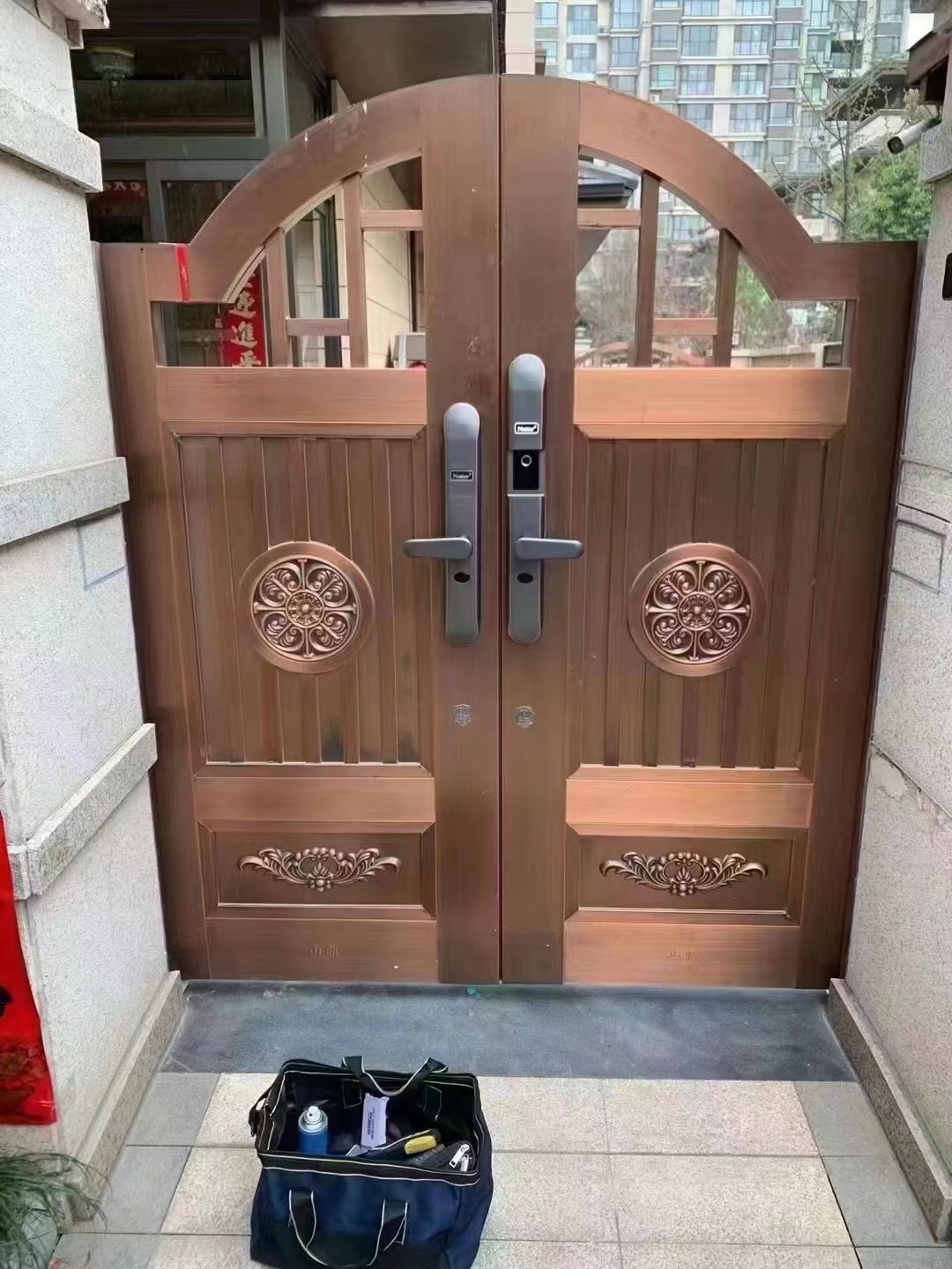 別墅門(mén)