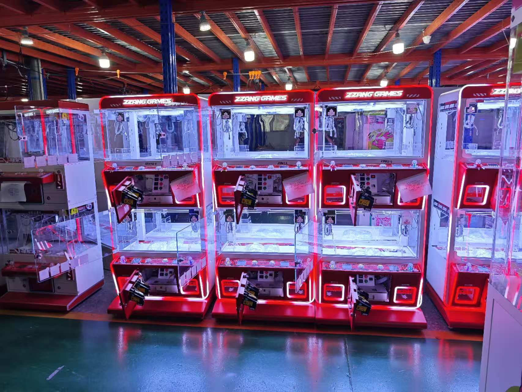 打造透明視界：游戲機與娃娃機的玻璃藝術，順之發玻璃的專業方案