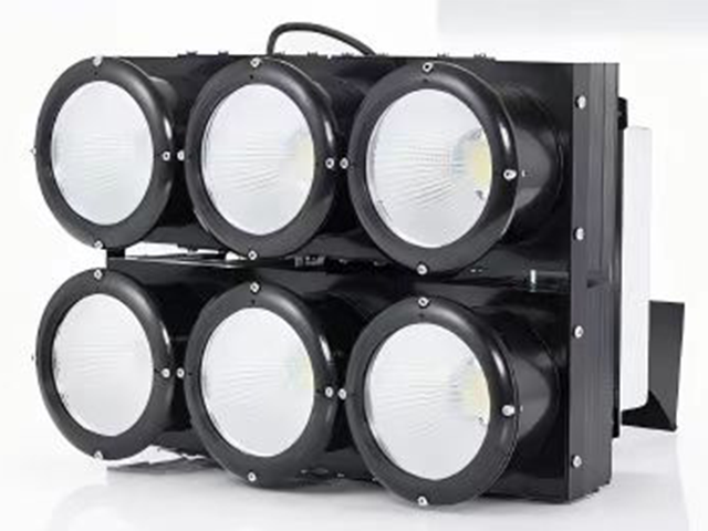 廣東戶外籃球場(chǎng)館燈要求 湖北昌遠(yuǎn)體育設(shè)施工程供應(yīng)