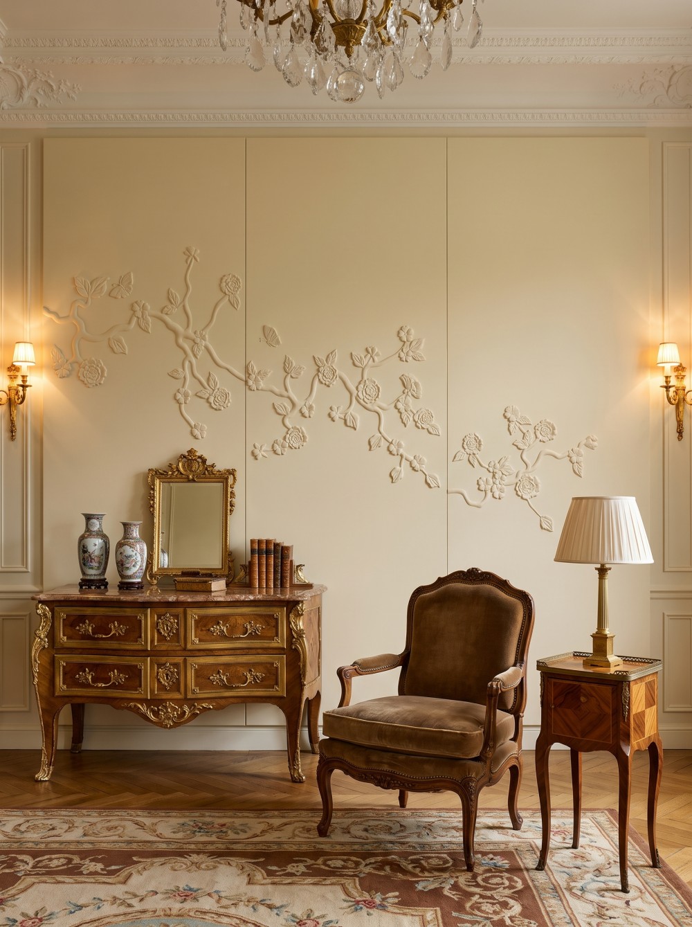 3D Carved Floral Leather Hard Wall Panel, Curved‑Compatible Cut‑Out Flower Wall Panel for Luxury Accent Wall