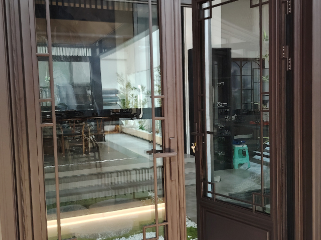 隔音中式仿古門窗廠家 四川凱元建筑裝飾材料供應;