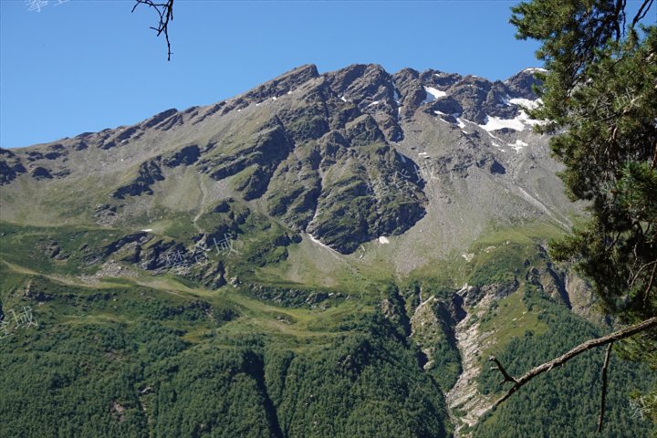 厄尔布鲁士峰高山靴怎么选