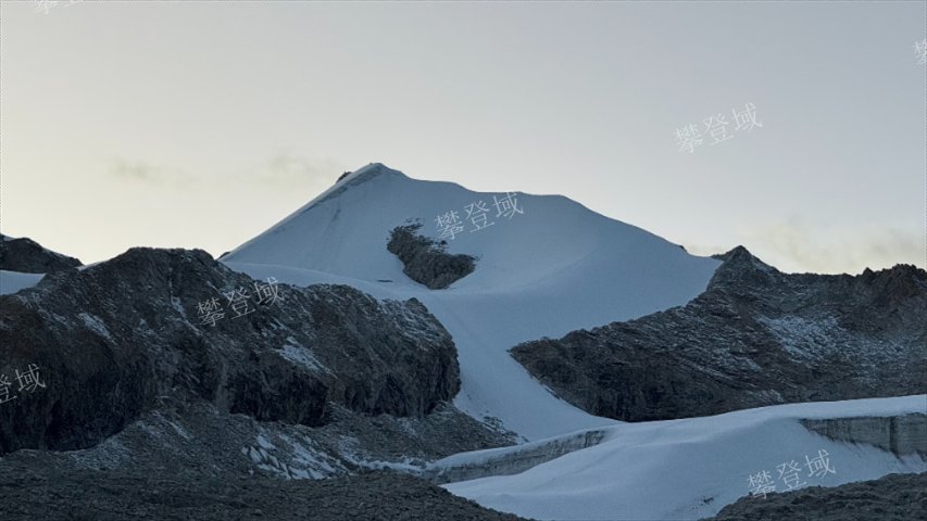 启孜峰前进营地5200米