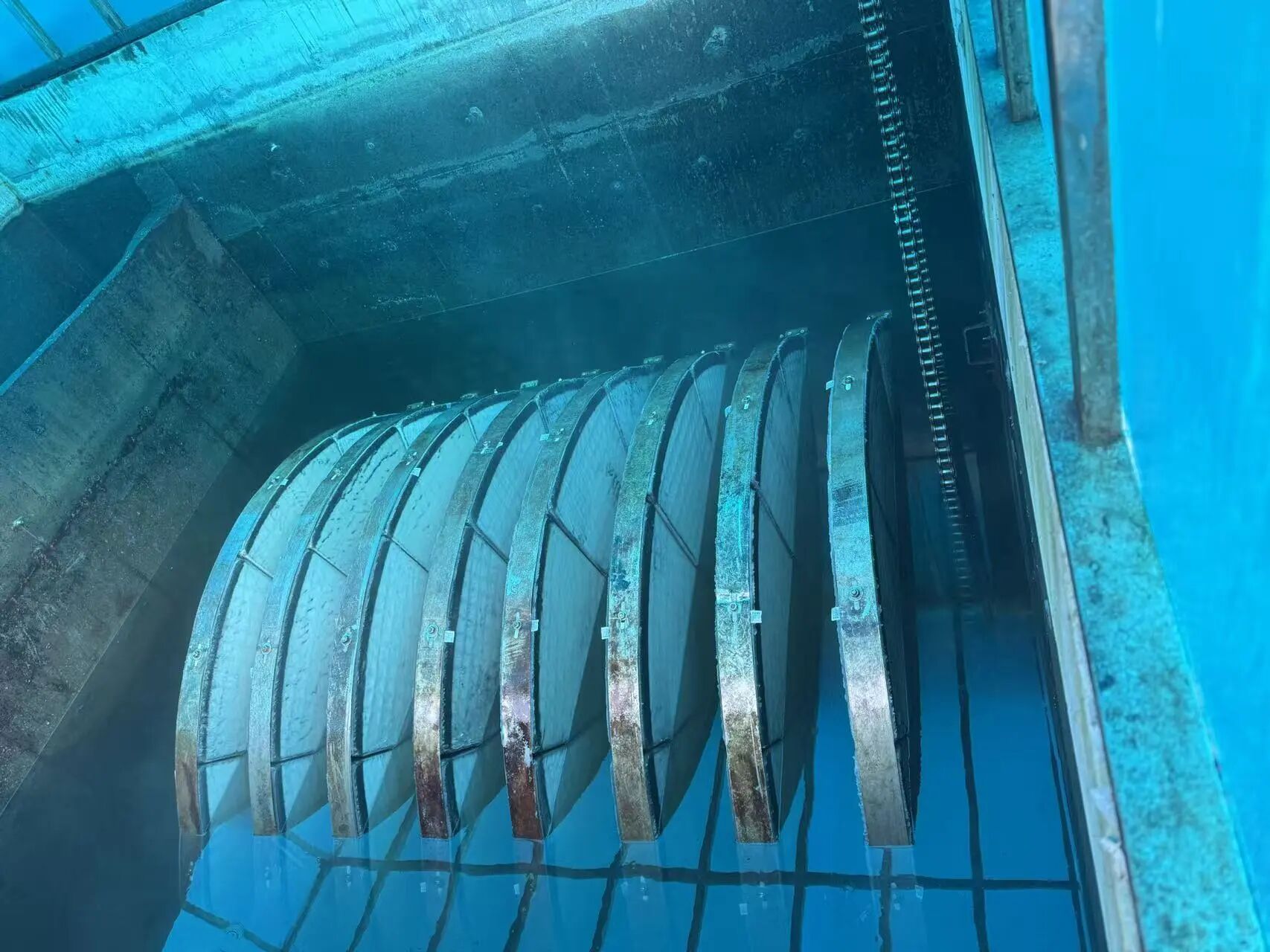 6天硬核攻堅！鐵錨環保助力山東某水廠，192塊纖維濾布煥新，實現濾池自動運行