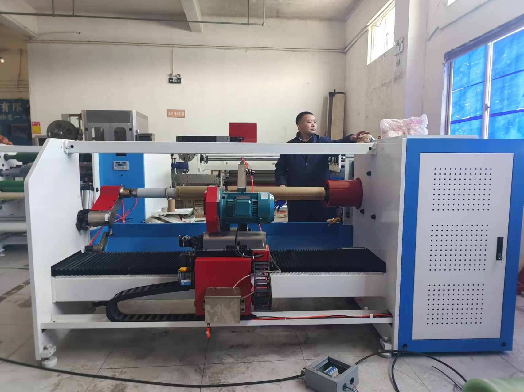 淺談分切機(jī)跳刃原因說(shuō)明