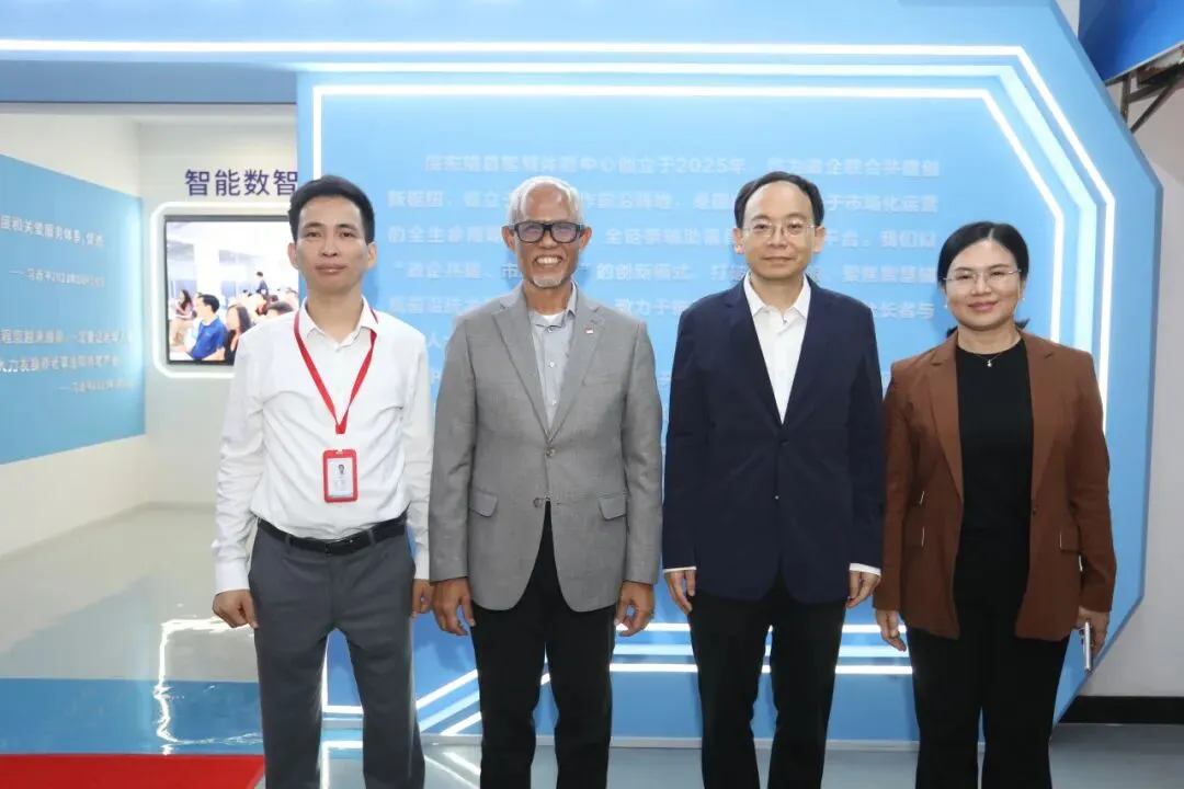 新加坡社会及家庭发展部马善高部长一行莅临考察并给予高度评价