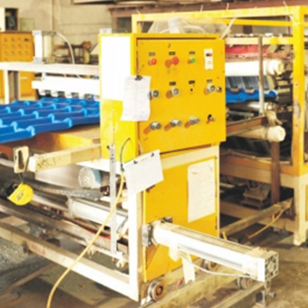 PVC波浪瓦(琉璃瓦)挤出设备