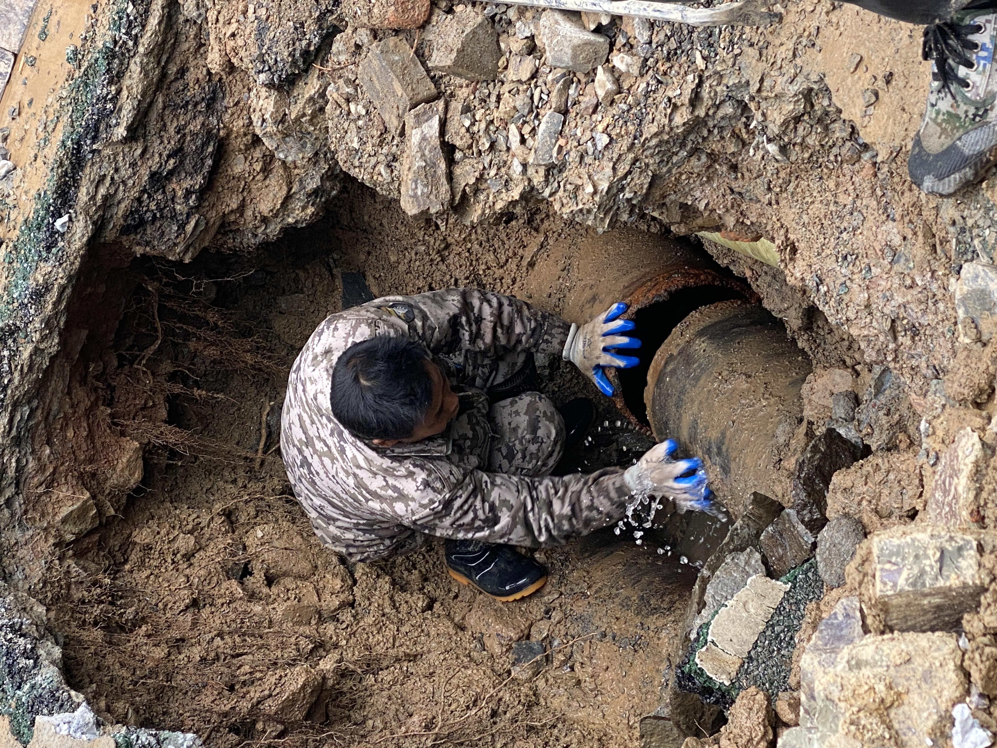 管道堵塞不用慌，实用疏通方法汇总，轻松解决居家难题