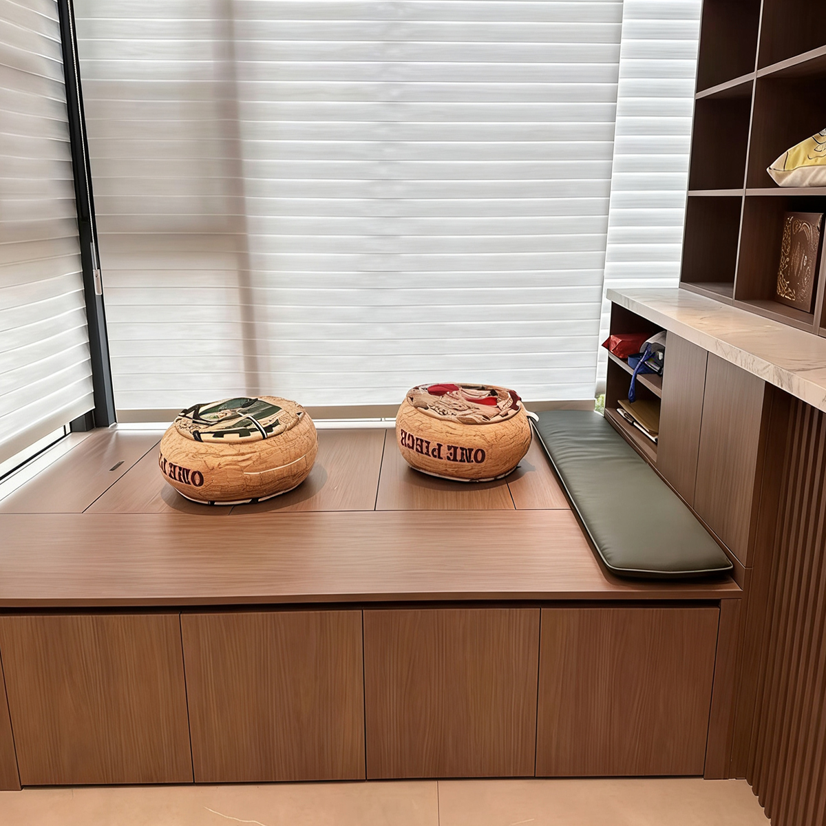 现代原木风 + 简约实用