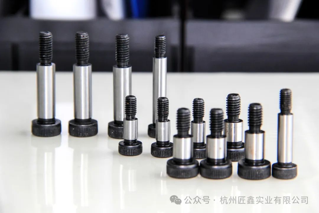 匠鑫時間：塞打螺栓在不同行業(yè)中的使用場景