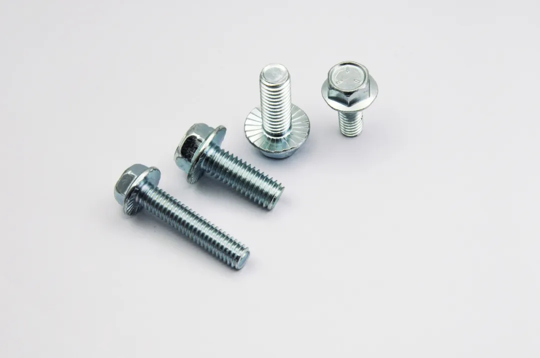 非標法蘭螺栓——從定制設(shè)計到多領(lǐng)域應(yīng)用的解決方案