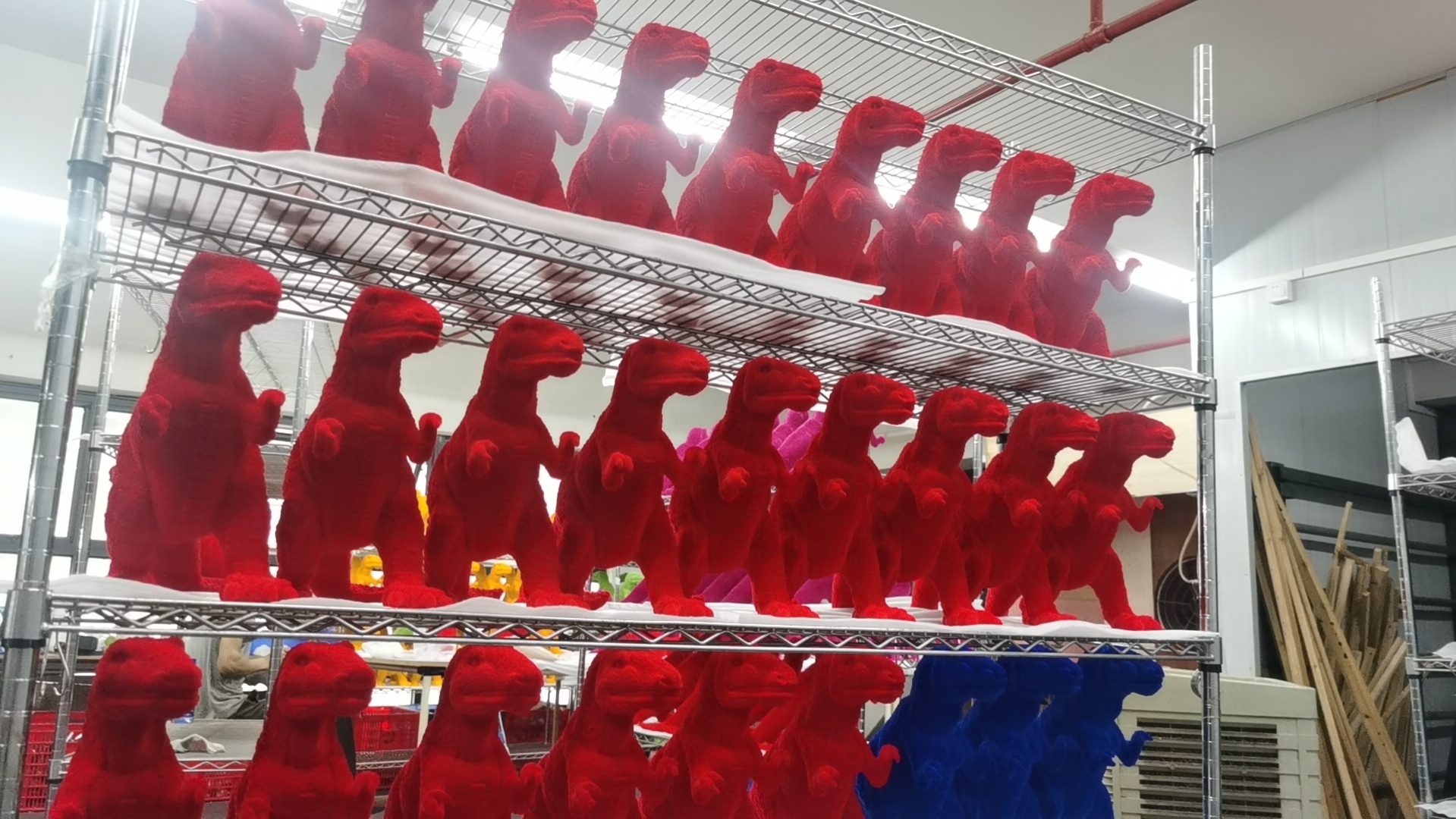 植絨工藝品：小恐龍