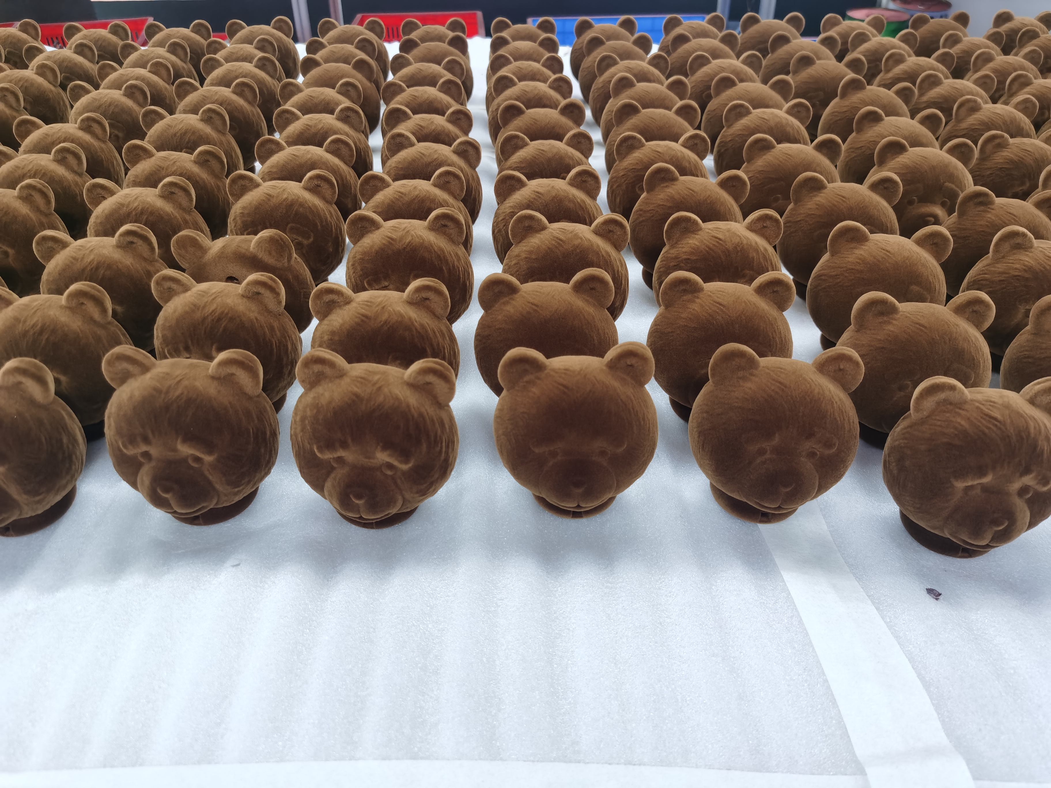 植絨工藝品：小熊頭