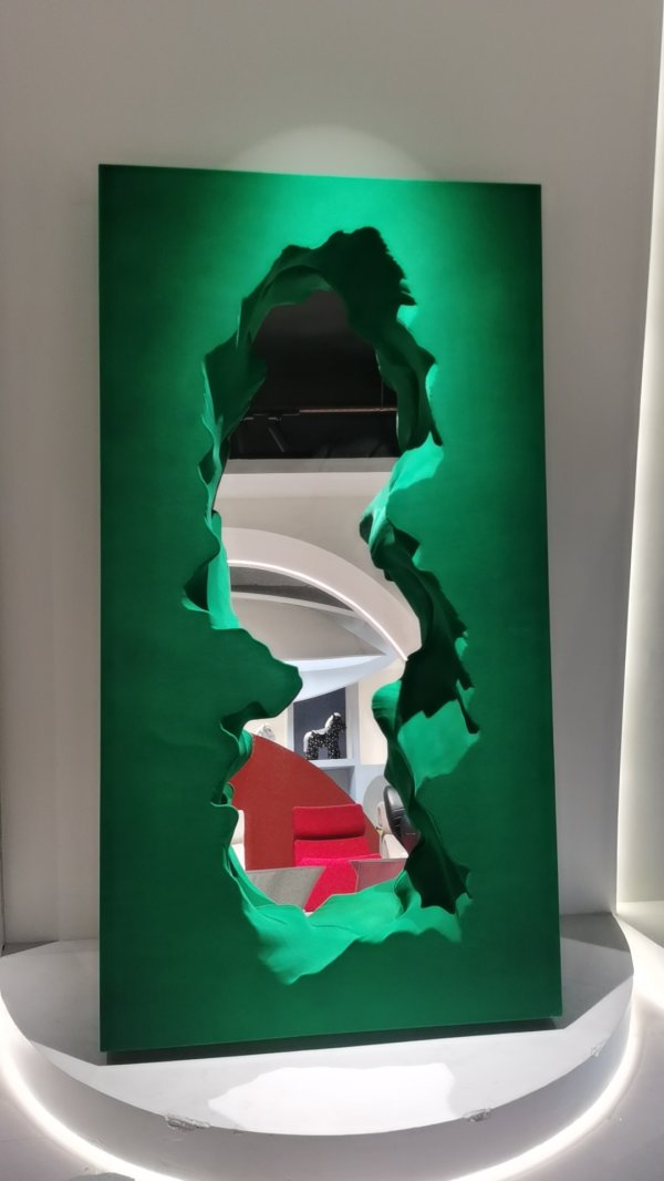 植絨工藝品：魔鏡