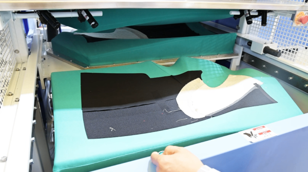 平移附襯壓燙機（AZT-D185）