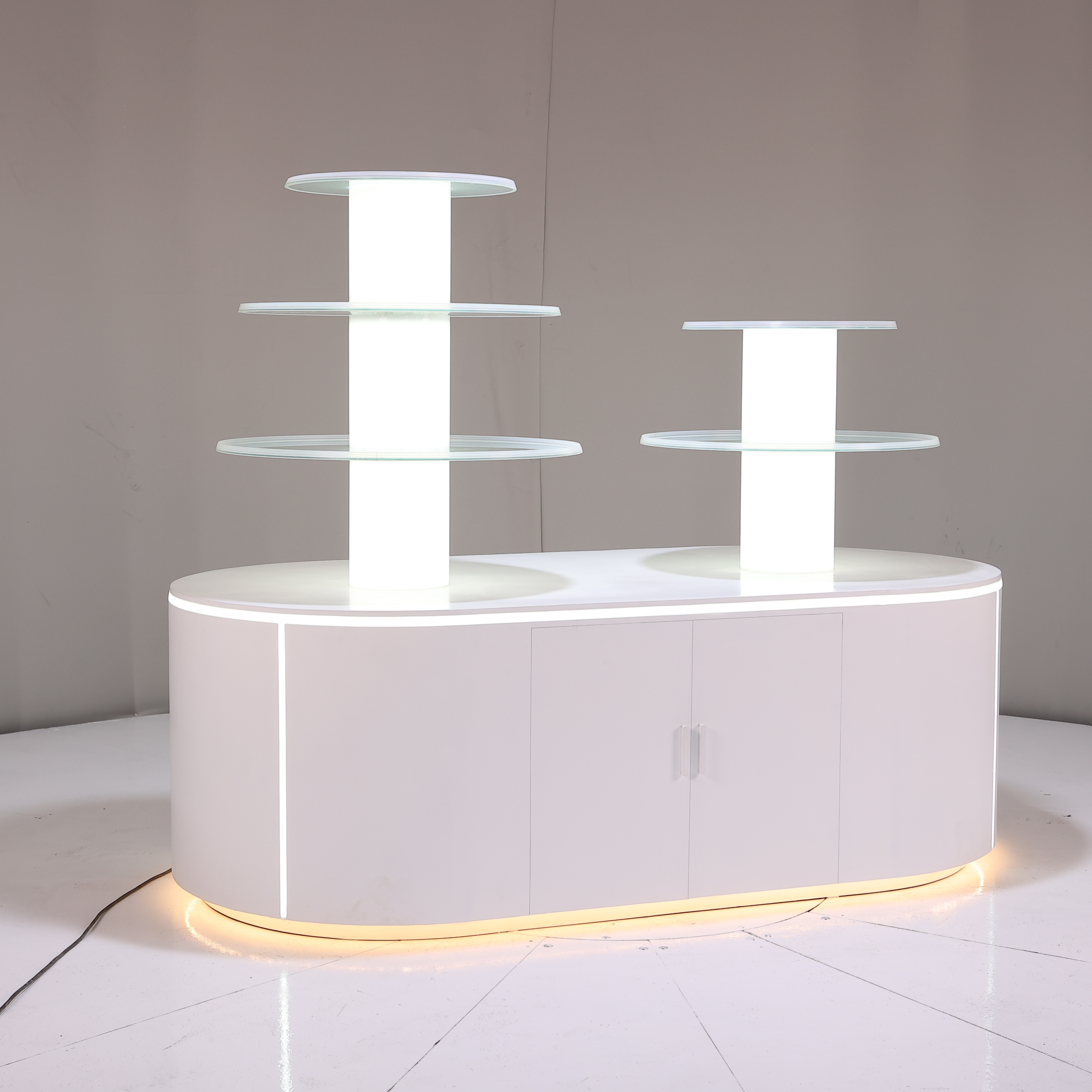 化妝品旋轉(zhuǎn)展臺定制，貼合美妝調(diào)性，眾莘廠家直造