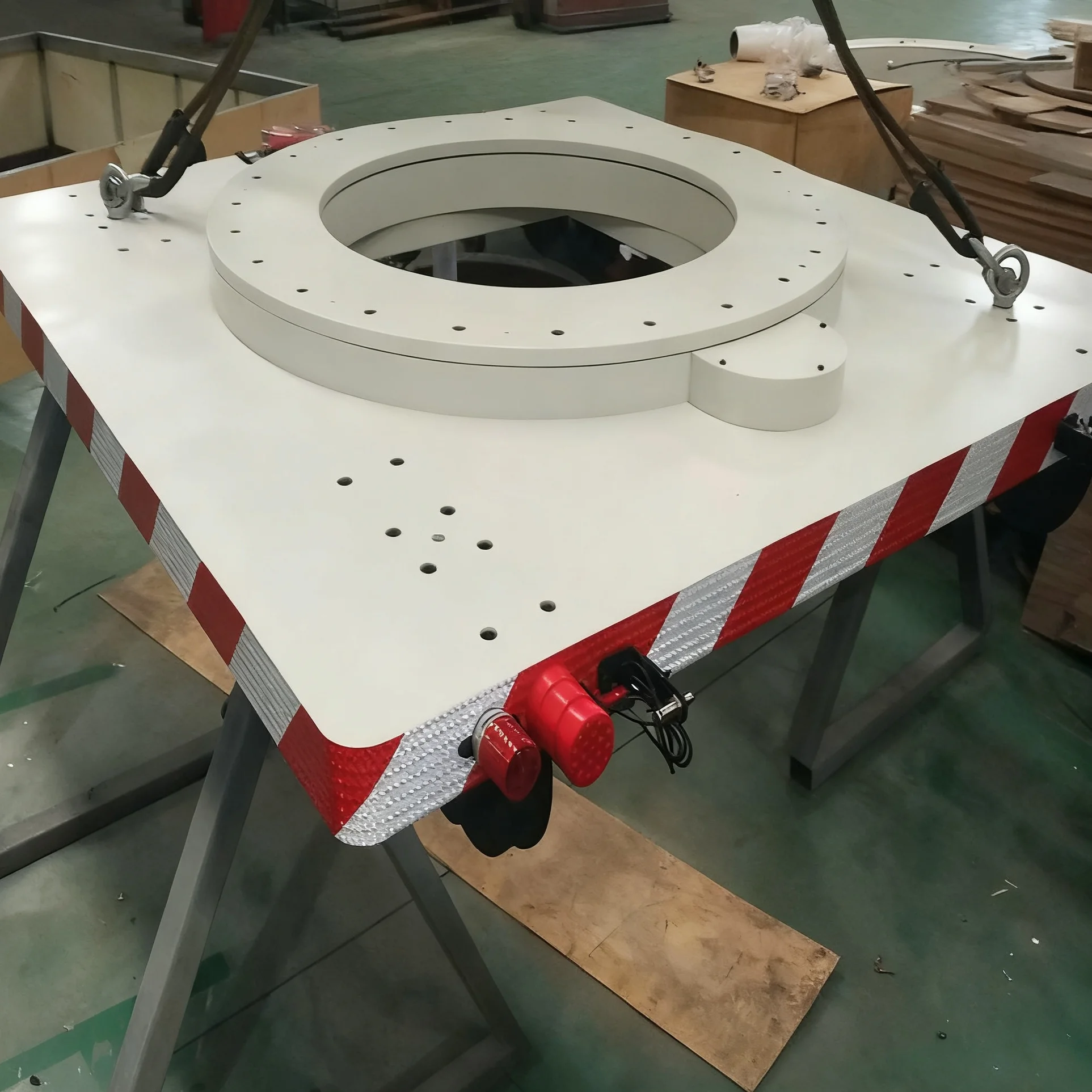 Rotating Platform Cables Rotating Mobile Platform for 360° Workpiece Inspection