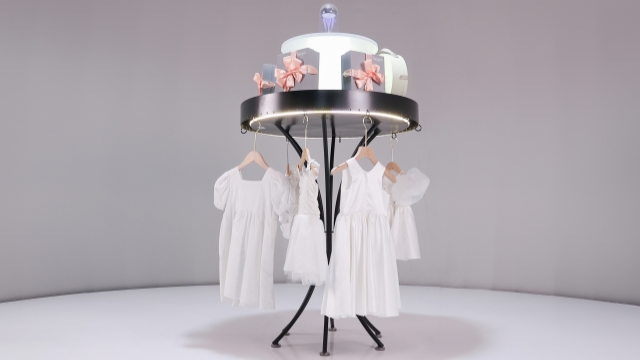 北京化妆品旋转展台定制,商品展示