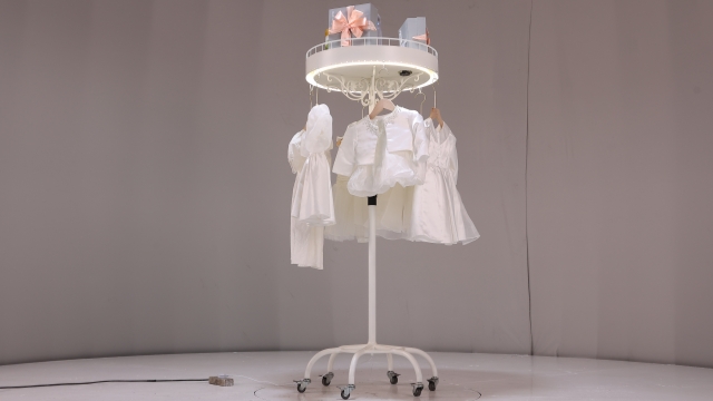 深圳玩具旋转展台供应商,商品展示