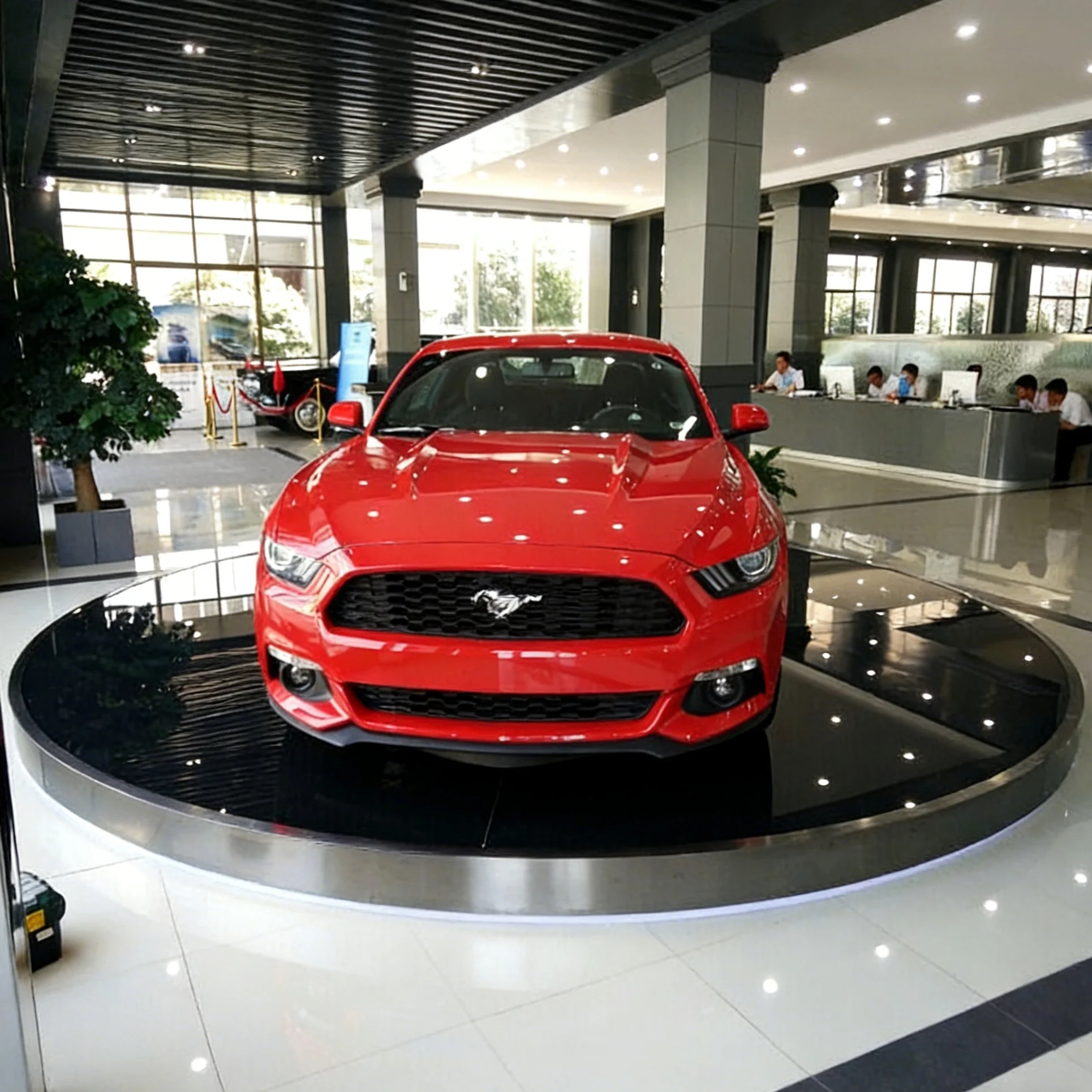 Automotive Rotating Exhibition Stand Automotive Rotating Exhibition Stand