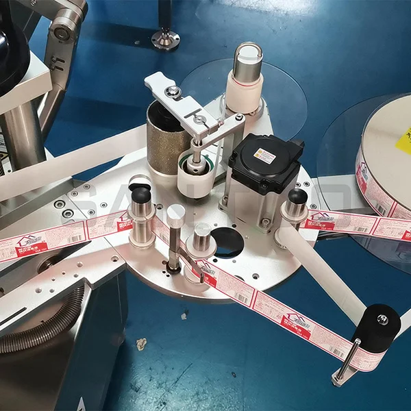 High Speed Round Bottle Labeling Machine with Feeding Turntable