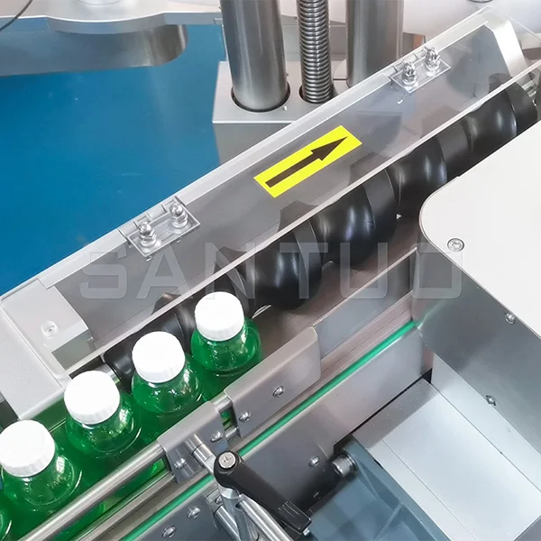 High Speed Round Bottle Labeling Machine with Feeding Turntable