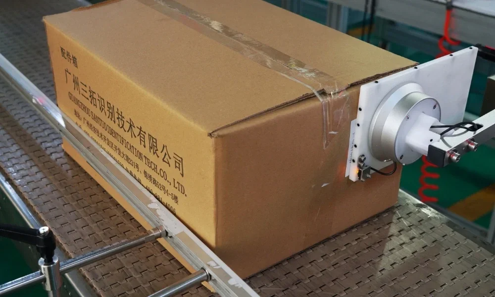 Print and Apply Labeling Machine