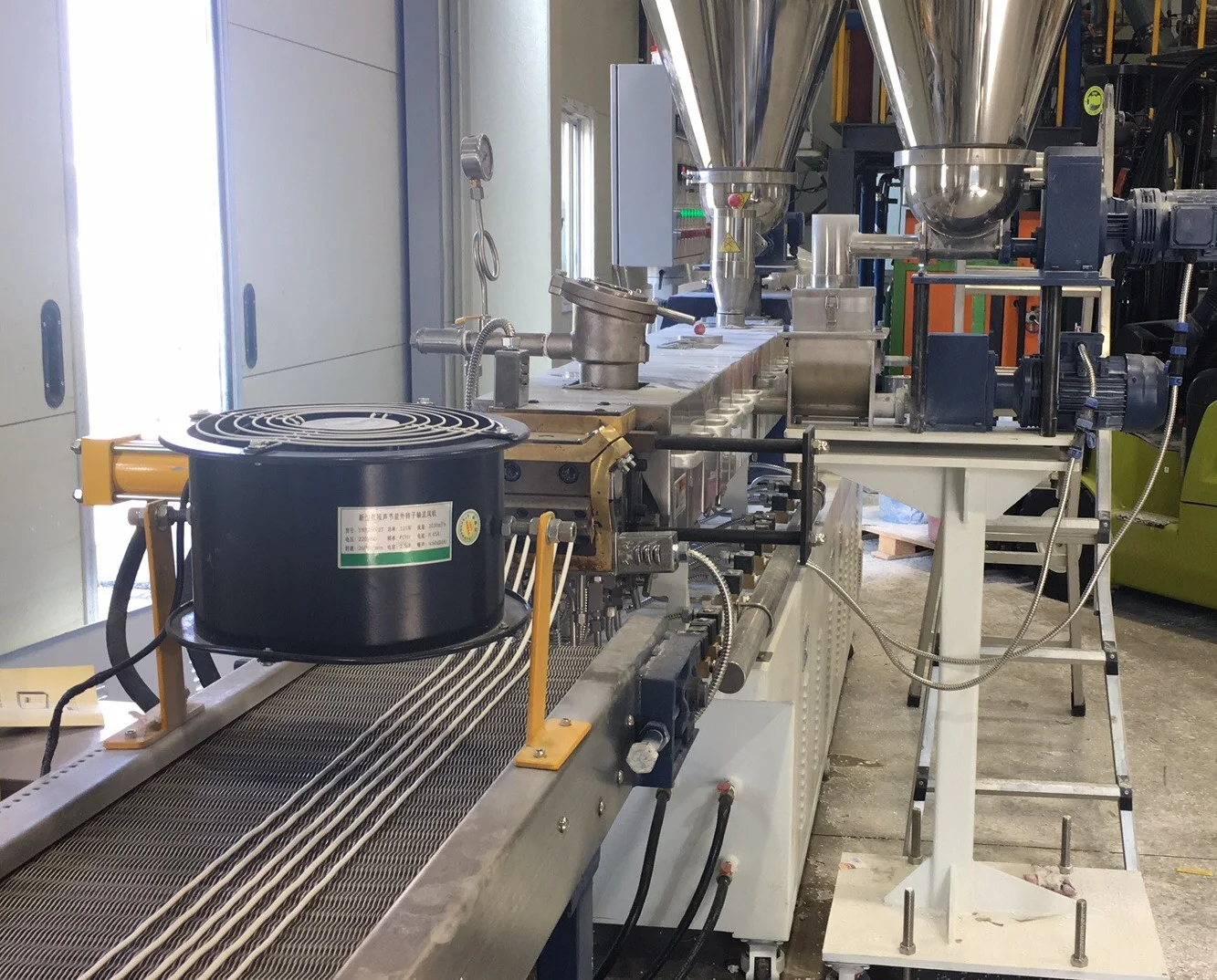 Air cooling strand pelletizer system