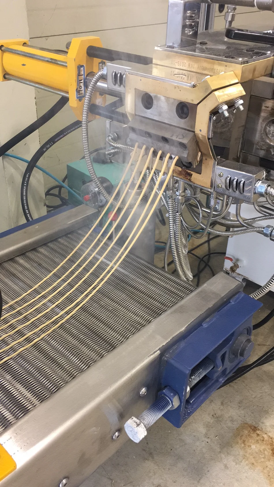 Air cooling strand pelletizer system