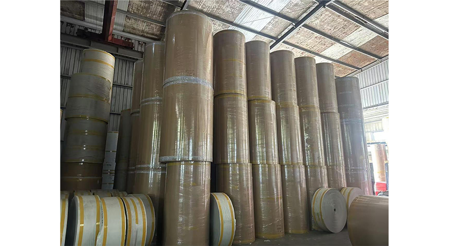 佛山標(biāo)準(zhǔn)服裝紙多少錢(qián)一筒 杭州得陽(yáng)紙業(yè)供應(yīng)