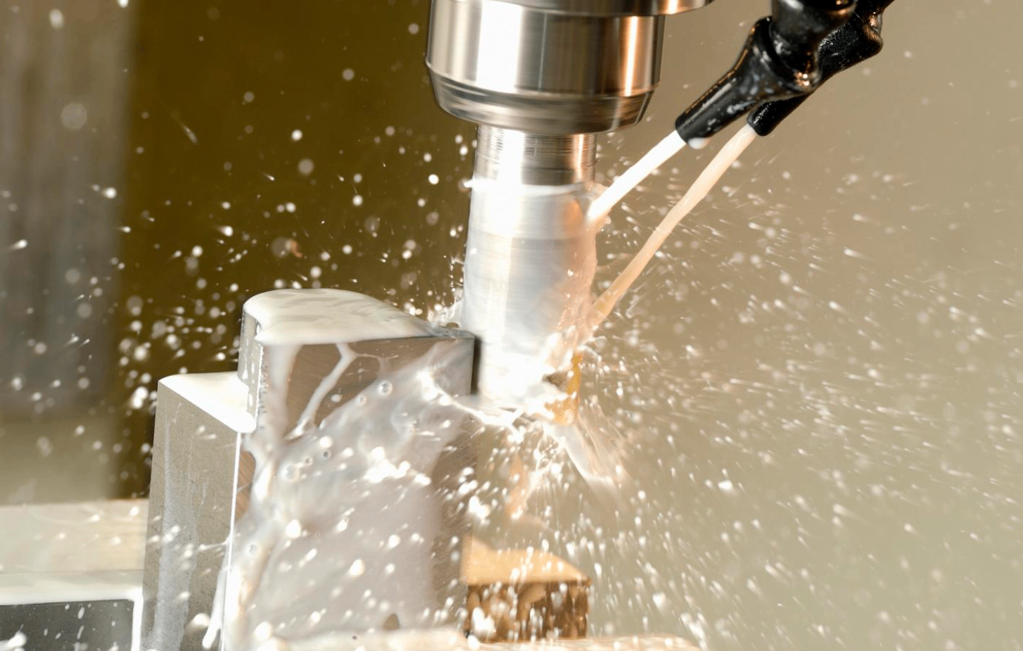 非金屬復合材料 CNC 加工的刀具選擇與切削參數