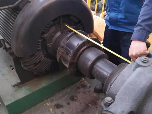 真空泵激光對(duì)中機(jī)構(gòu),激光對(duì)中