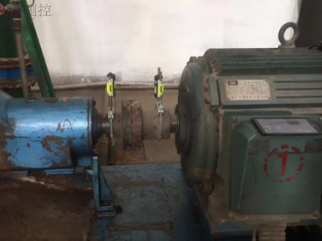 油压电机激光对中机构