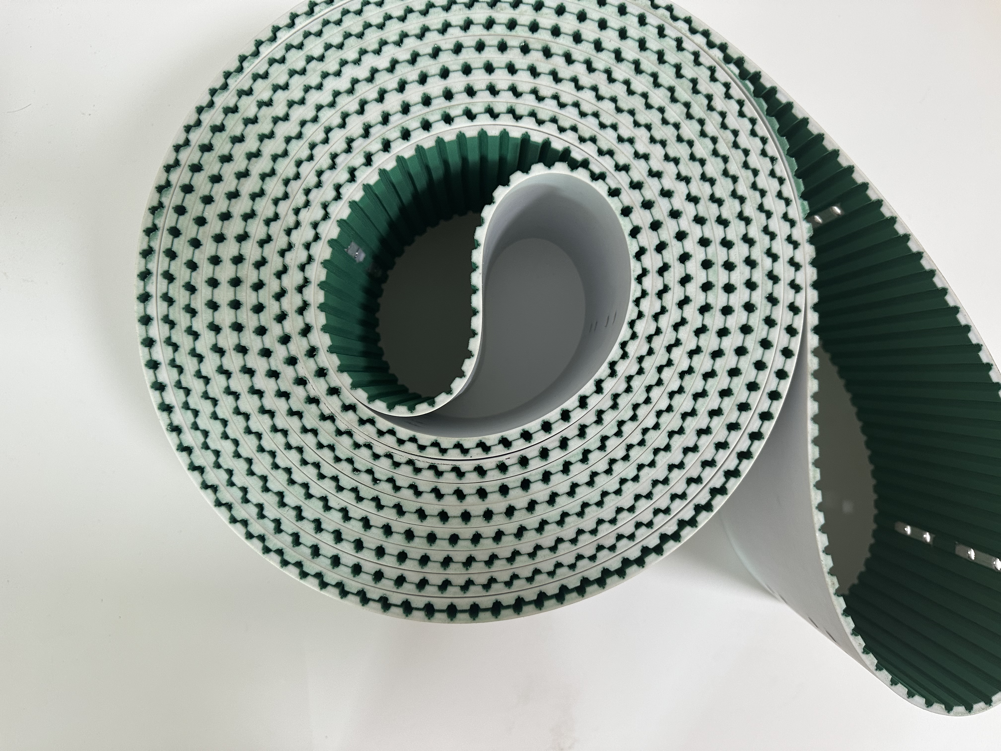 聚氨酯皮帶的特點(diǎn)和應(yīng)用的詳細(xì)介紹