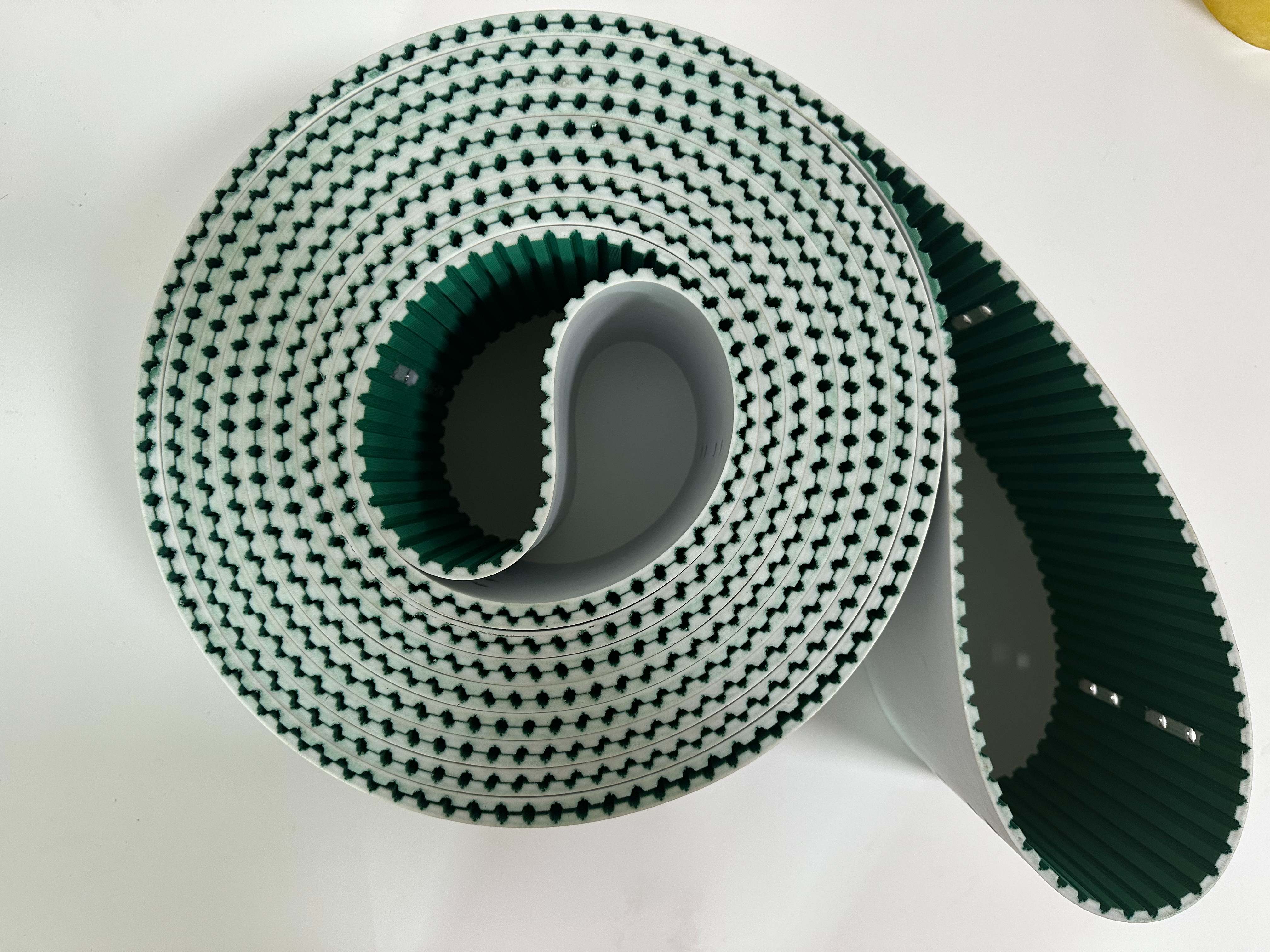 PU同步帶在高速運(yùn)轉(zhuǎn)中的穩(wěn)定性能分析