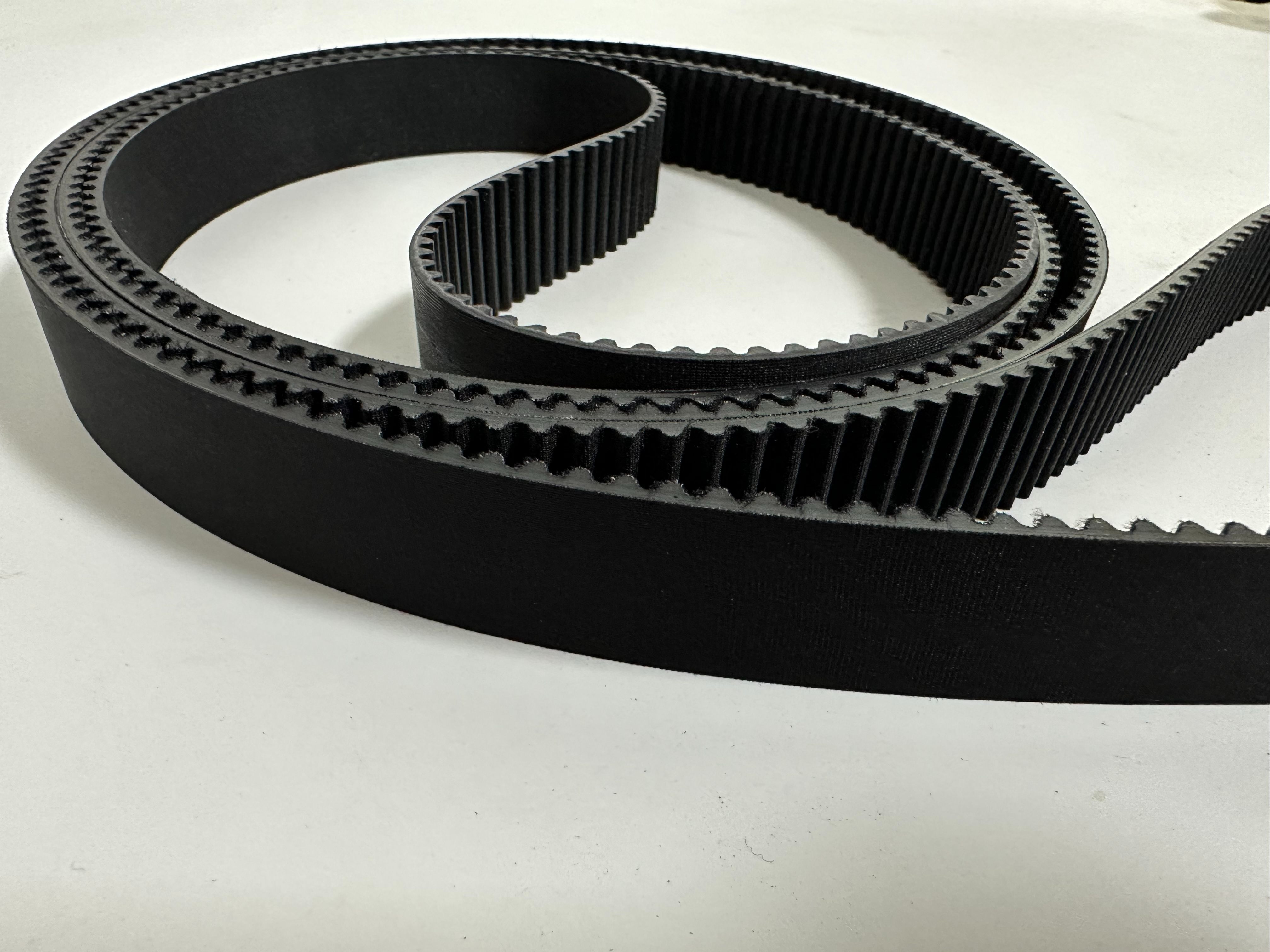 光伏設(shè)備升級必看！這款機(jī)械皮帶如何讓自動(dòng)化生產(chǎn)線更穩(wěn)定？