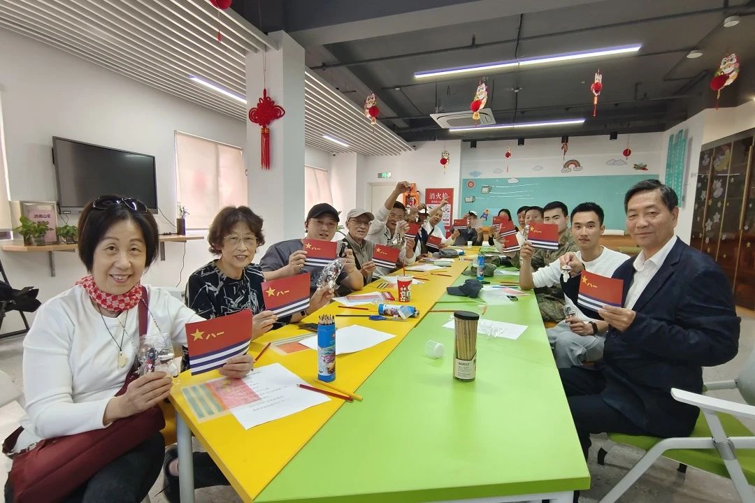 【芷江雙擁】蔚藍(lán)航跡 心聆勛音——芷江西路街道開(kāi)展紀(jì)念人民海軍成立76周年主題活動(dòng)